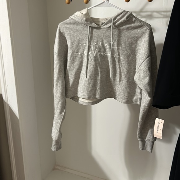 Forever 21 half sweatshirt - Picture 2 of 3